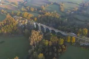 Vendée Marais Poitevin, Viaduc de Coquilleau, saut à l'elastique