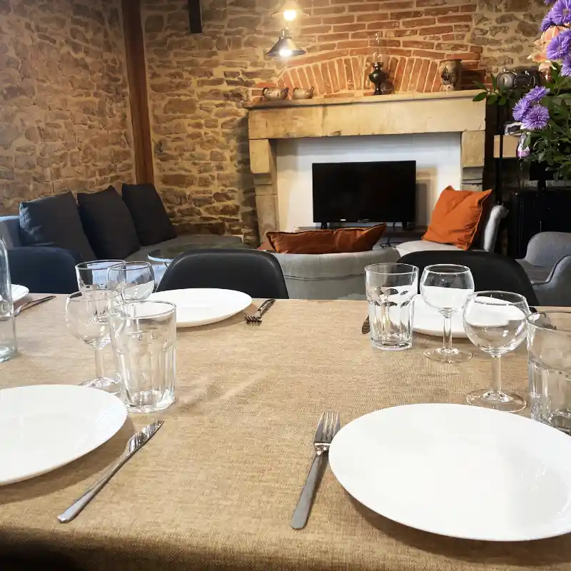 La Croix Liaud - Gîte 6 personnes en Vendée Marais-poitevin - Espace repas du gîte Aloé